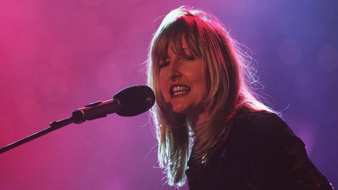1996 Dreamy Love Song Hit No. 2 Behind 'Macarena' and Now Donna Lewis Has Fans Reliving the '90s: 'Blasting in My Little Burgundy Isuzu' 