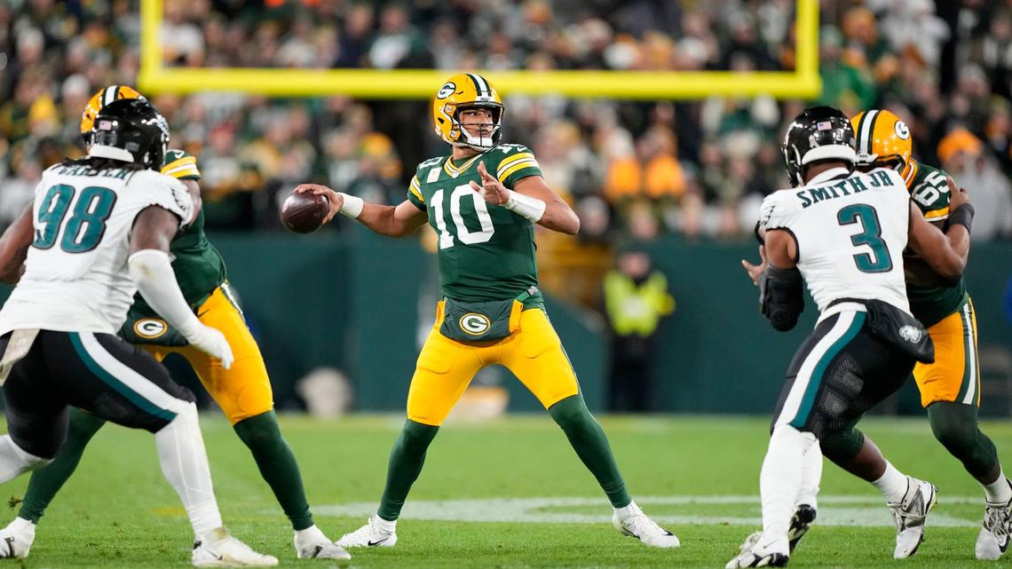 Fantasy Football Quarterback Analysis: Best Backups, Sleepers, and Streamers 