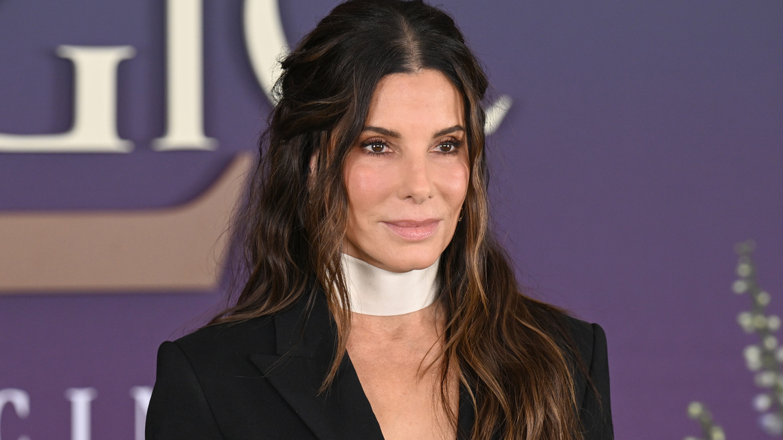 Sandra Bullock's Woven Bag Style Is Oddly Perfect for Fall 