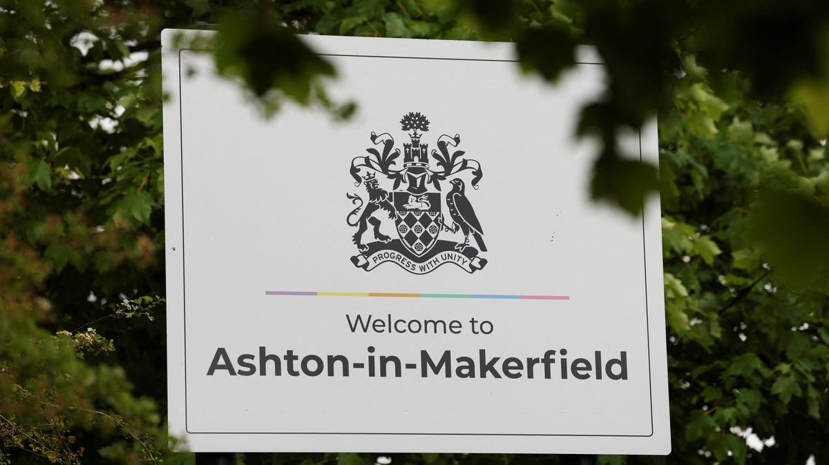 A view of a welcoming sign, ahead of the Makerfield by-election, triggered by Labour MP Josh Simons, who resigned as a minister in March, in Ashton-in-Makerfield, Britain, May 20, 2026. REUTERS/Temilade Adelaja