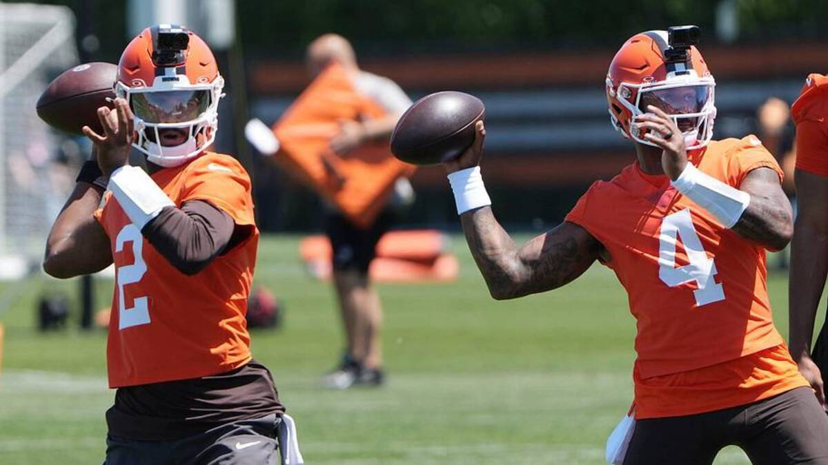  Cleveland Browns quarterbacks Shedeur Sanders and Deshaun Watson take part in a passing drill during team OTAs at CrossCountry Mortgage Campus of the Cleveland Browns in Berea, Ohio on June 2, 2026. | Mike Cardew / USA TODAY NETWORK via Imagn Images 