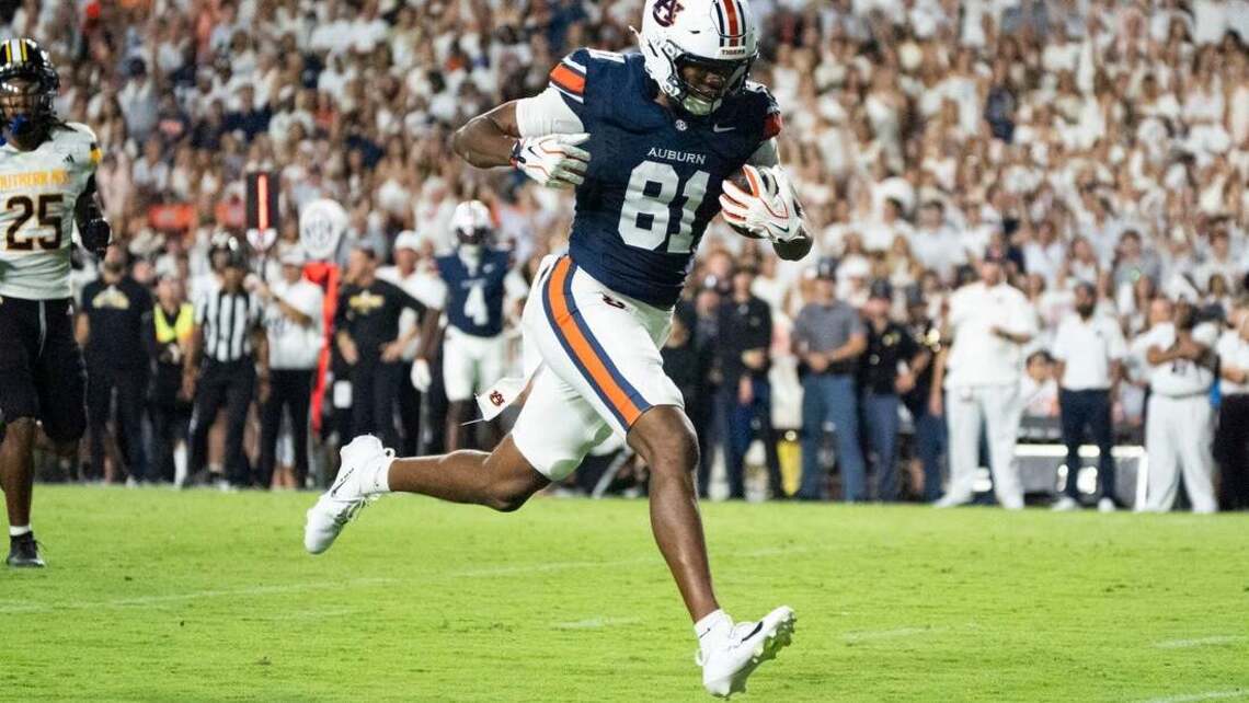 Byrum Brown tosses 2 TDs in Auburn'’ rout of Southern Miss
