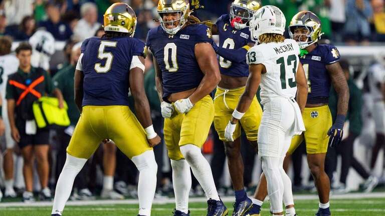 No. 3 Notre Dame blanks Michigan St. in second half; coasts to victory