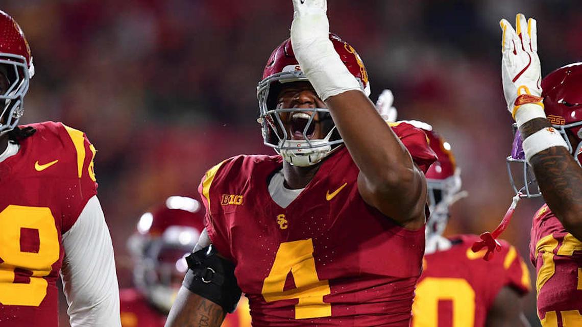  Sep 20, 2025; Los Angeles, California, USA; Southern California Trojans defensive end Jahkeem Stewart (4) reacts after a defensive play against the Michigan State Spartans during the first half at the Los Angeles Memorial Coliseum. Mandatory Credit: Gary A. Vasquez-Imagn Images | Gary A. Vasquez-Imagn Images 