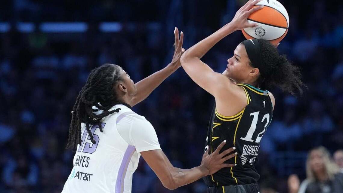 Valkyries go up big, hold off Sparks' late rally