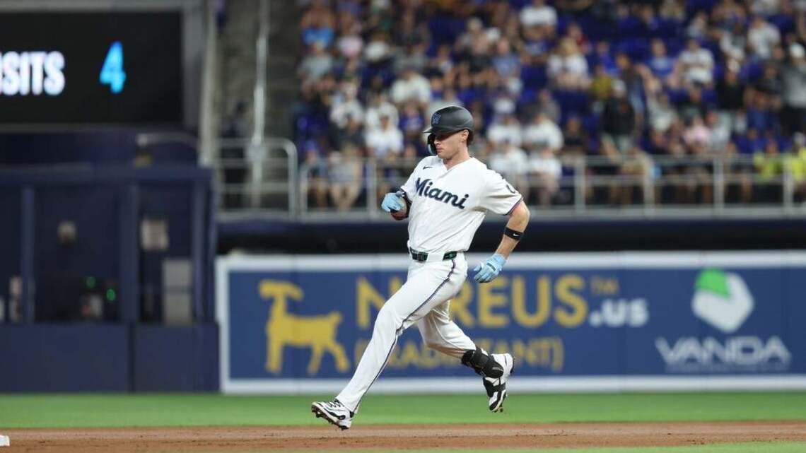 Marlins' bullpen helps end Dodgers' 8-game winning streak 