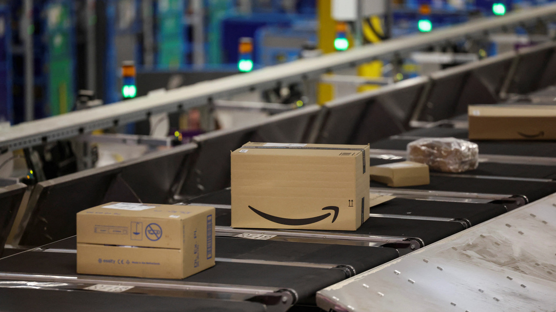 Amazon to recruit over 300,000 workers for holiday season in first hiring jump in three years 