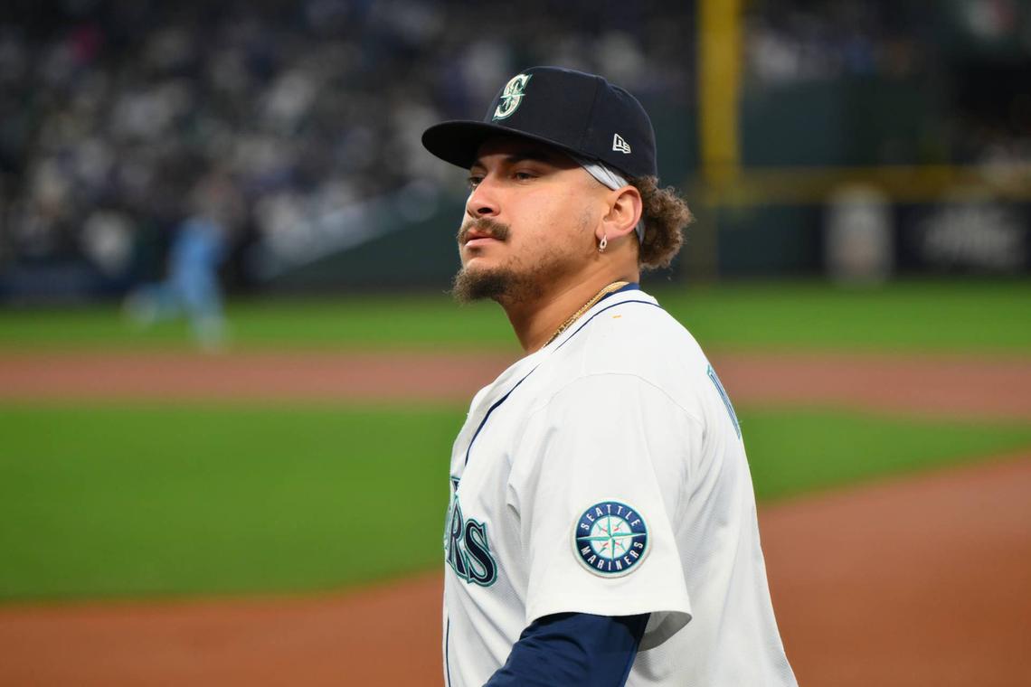  Seattle Mariners first baseman Josh Naylor (12) © Steven Bisig-Imagn Images