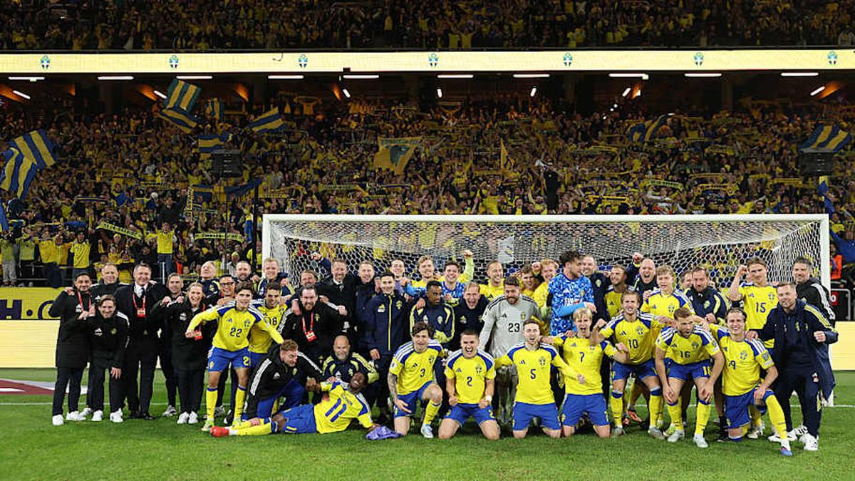 Swedish supporters must've thought their World Cup hopes had been dashed. | Linnea Rheborg/UEFA/Getty Images 