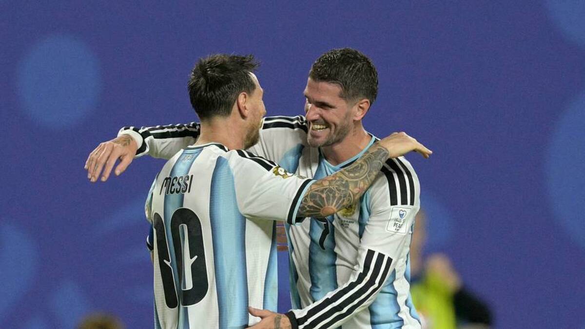  Messi's "bodyguard" was his perfect sidekick against Algeria. | Juan Mabromata/AFP/Getty Images 