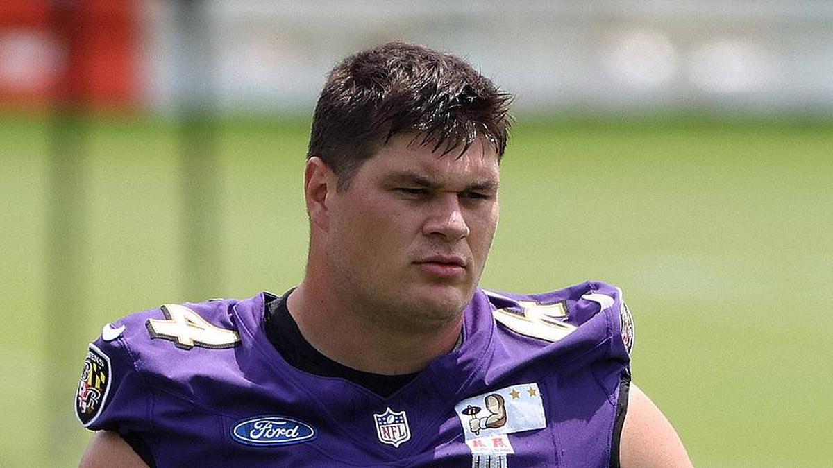  Jun 10, 2025; Baltimore, MD, USA; Baltimore Ravens center Tyler Linderbaum (64) looks on during an NFL OTA at Under Armour Performance Center. Mandatory Credit: Daniel Kucin Jr.-Imagn Images | Daniel Kucin Jr.-Imagn Images 