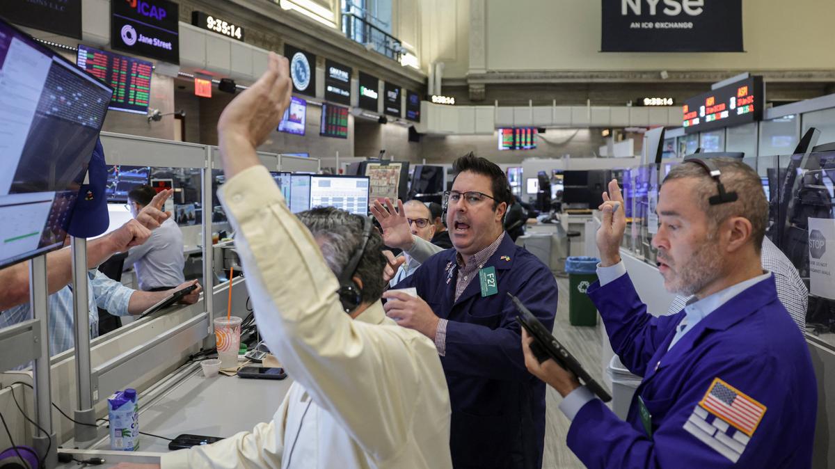 Futures-options traders work on the floor at the New York Stock Exchange's NYSE American (AMEX) in New York City, U.S., May 15, 2026. REUTERS/Jeenah Moon