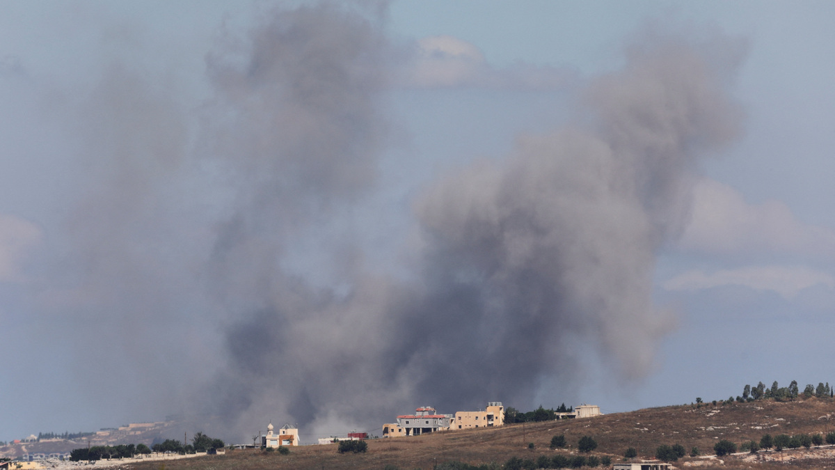 Smoke billows from southern Lebanon following an Israeli strike, as seen from Marjayoun, Lebanon, June 19, 2026. REUTERS/Stringer