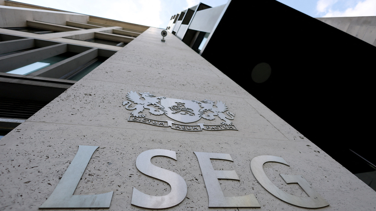 Signage is seen outside the LSEG (London Stock Exchange Group) headquarters in Paternoster Square, London, Britain, April 25, 2025. REUTERS/Toby Melville