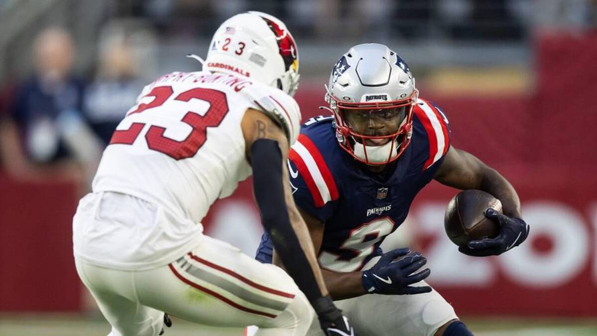  Dec 15, 2024; Glendale, Arizona, USA; New England Patriots wide receiver Kayshon Boutte (9) against Arizona Cardinals cornerback Sean Murphy-Bunting (23) in the second half at State Farm Stadium. Mandatory Credit: Mark J. Rebilas-Imagn Images | Mark J. Rebilas-Imagn Images 