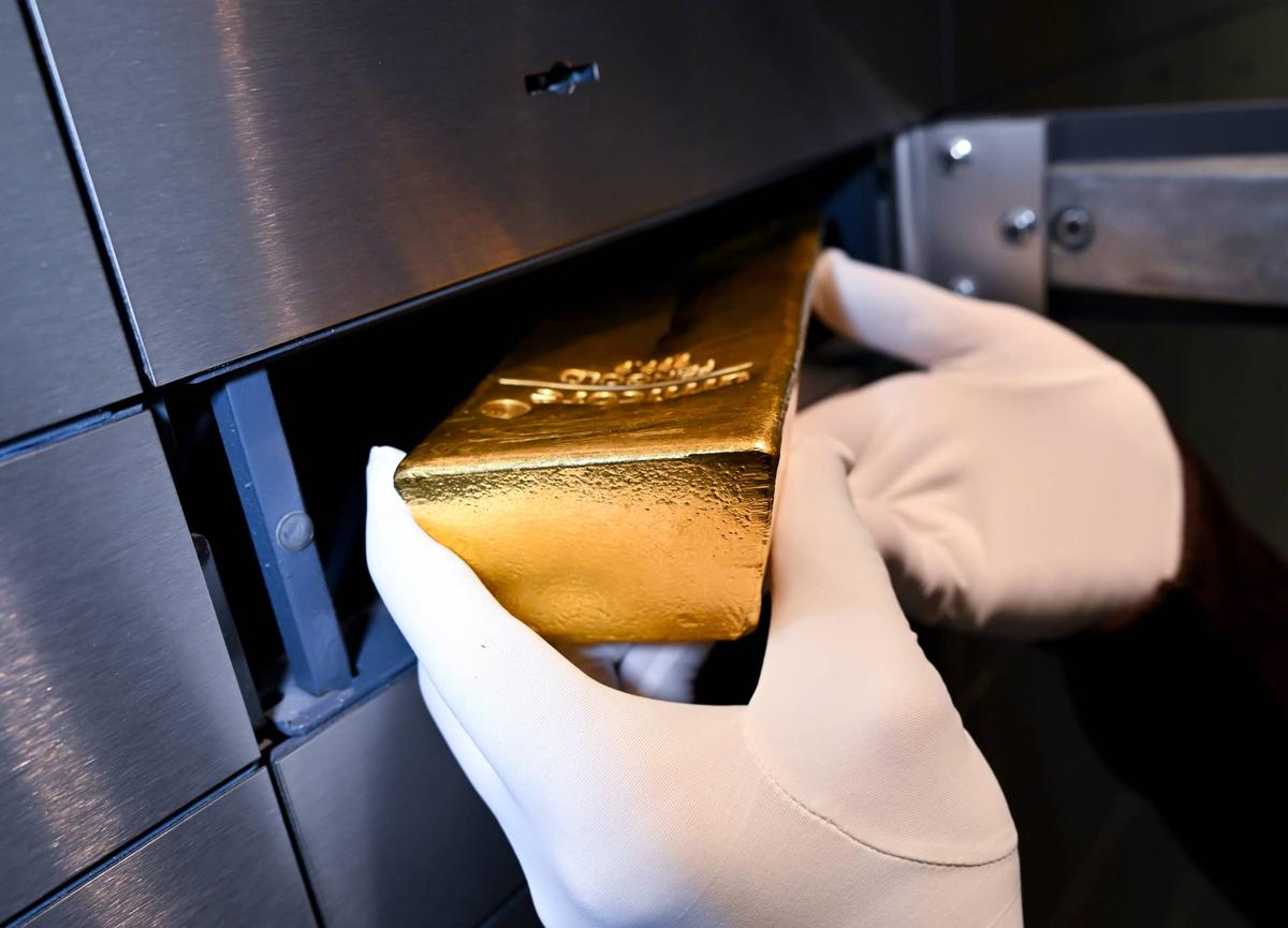  Central banks are still buying gold at elevated rates Hoppe/Getty Images