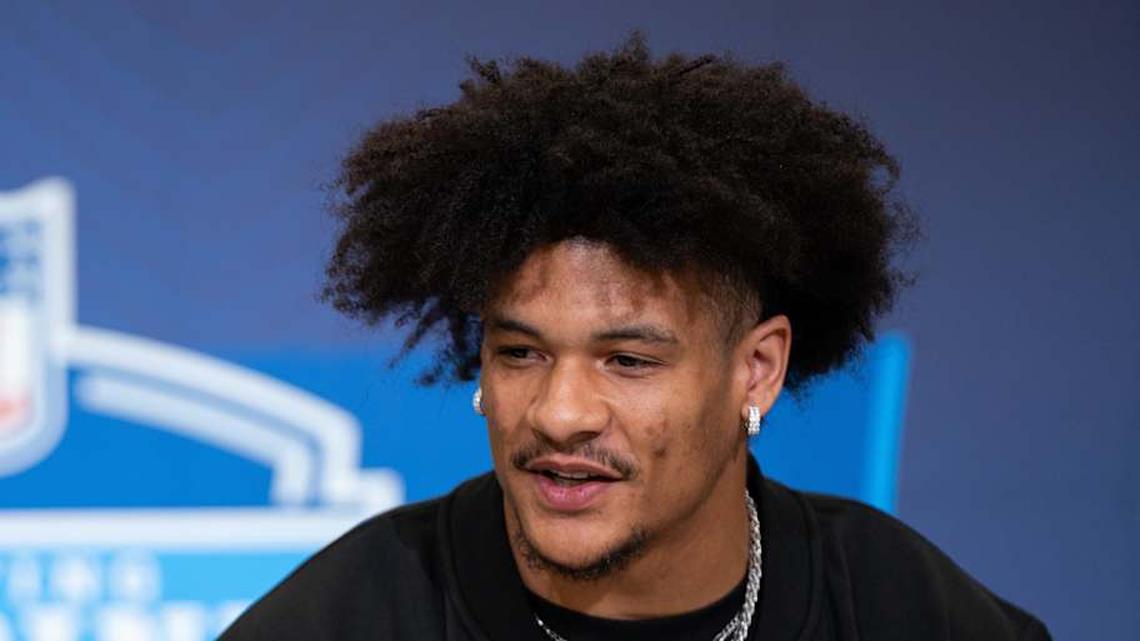  Feb 27, 2026; Indianapolis, IN, USA; Washington wideout Denzel Boston (WO08) speaks to members of the media during the NFL Combine at the Indiana Convention Center. Mandatory Credit: Jacob Musselman-Imagn Images | Jacob Musselman-Imagn Images 