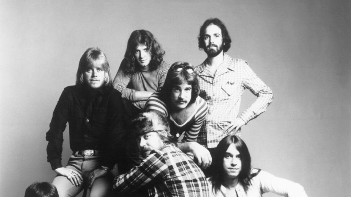 1976 No. 1 Soft Rock Classic Became a Timeless Heartbreak Anthem-And Marked a Turning Point for Iconic Band 