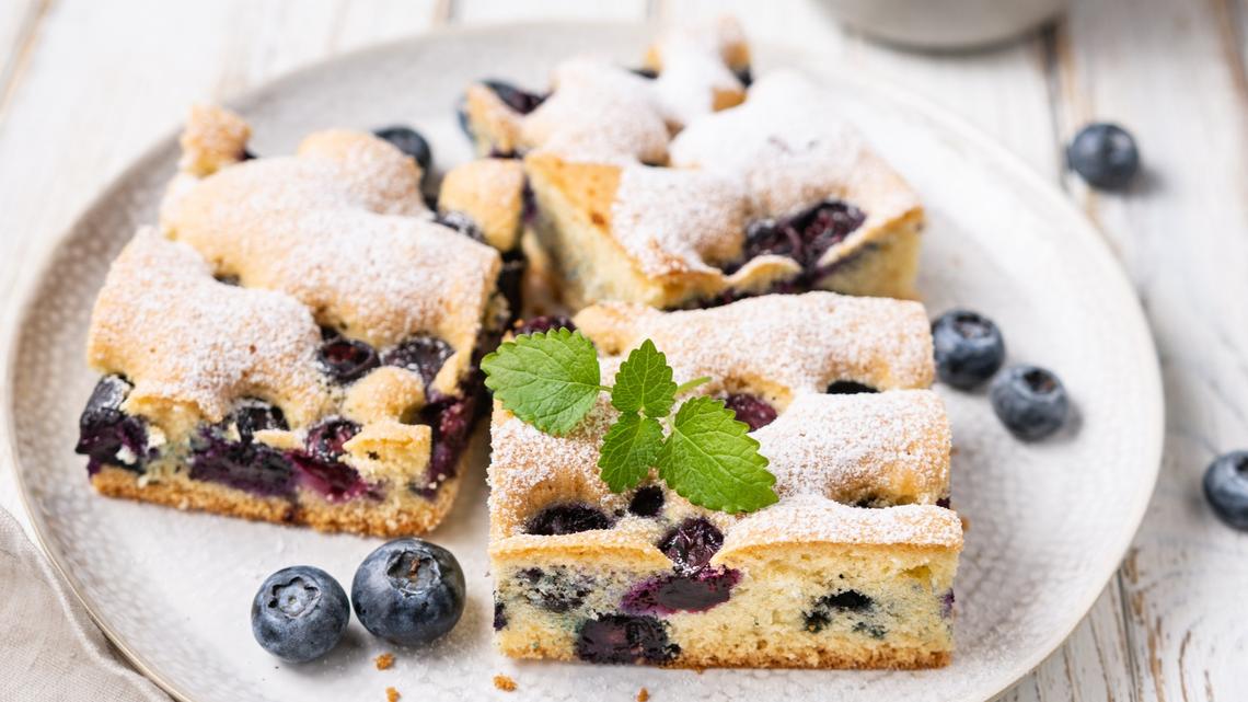 This Greek Yogurt Cake Recipe Is the Sweet, High-Protein Breakfast You Need