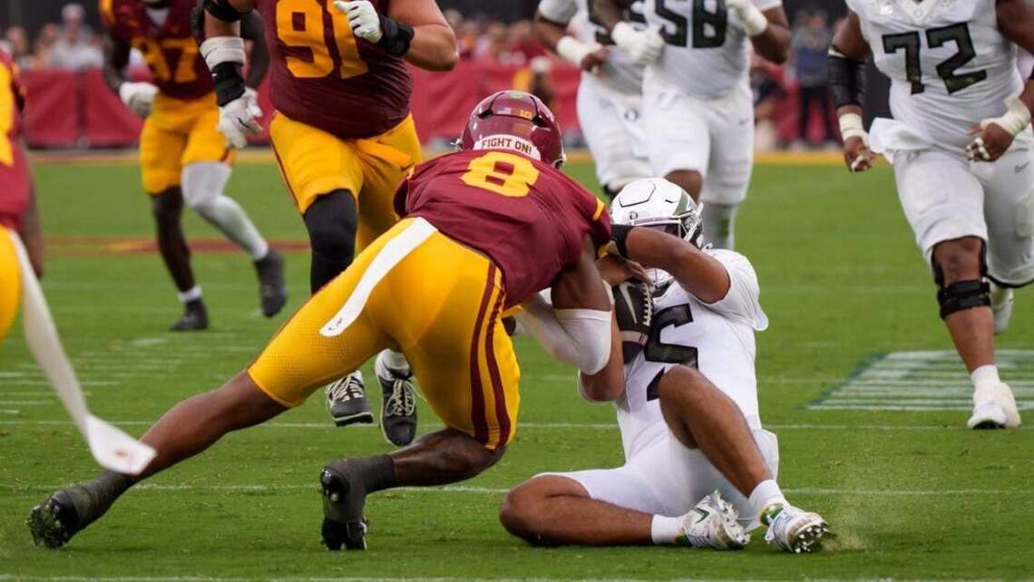 USC suspends Desman Stephens II over late hit on Dante Moore 
