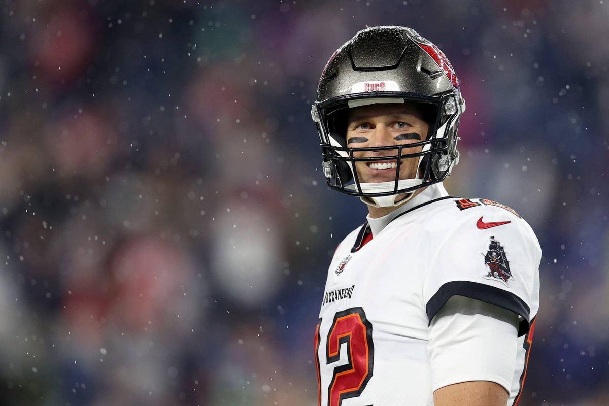  FOXBOROUGH, MASSACHUSETTS - OCTOBER 03: Tom Brady #12 of the Tampa Bay Buccaneers looks on during warm ups prior to the game against the New England Patriots at Gillette Stadium on October 03, 2021 in Foxborough, Massachusetts. (Photo by Maddie Meyer/Getty Images) 