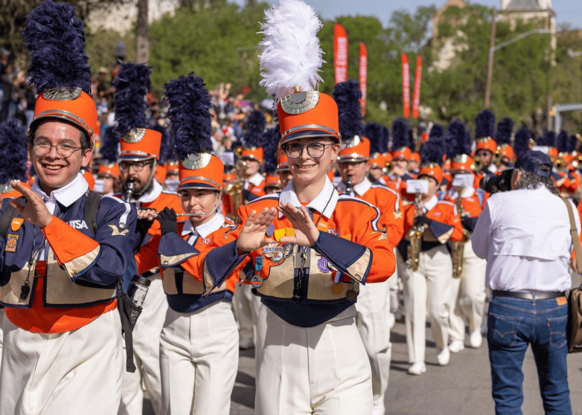  Roberto Galan // Shutterstock 