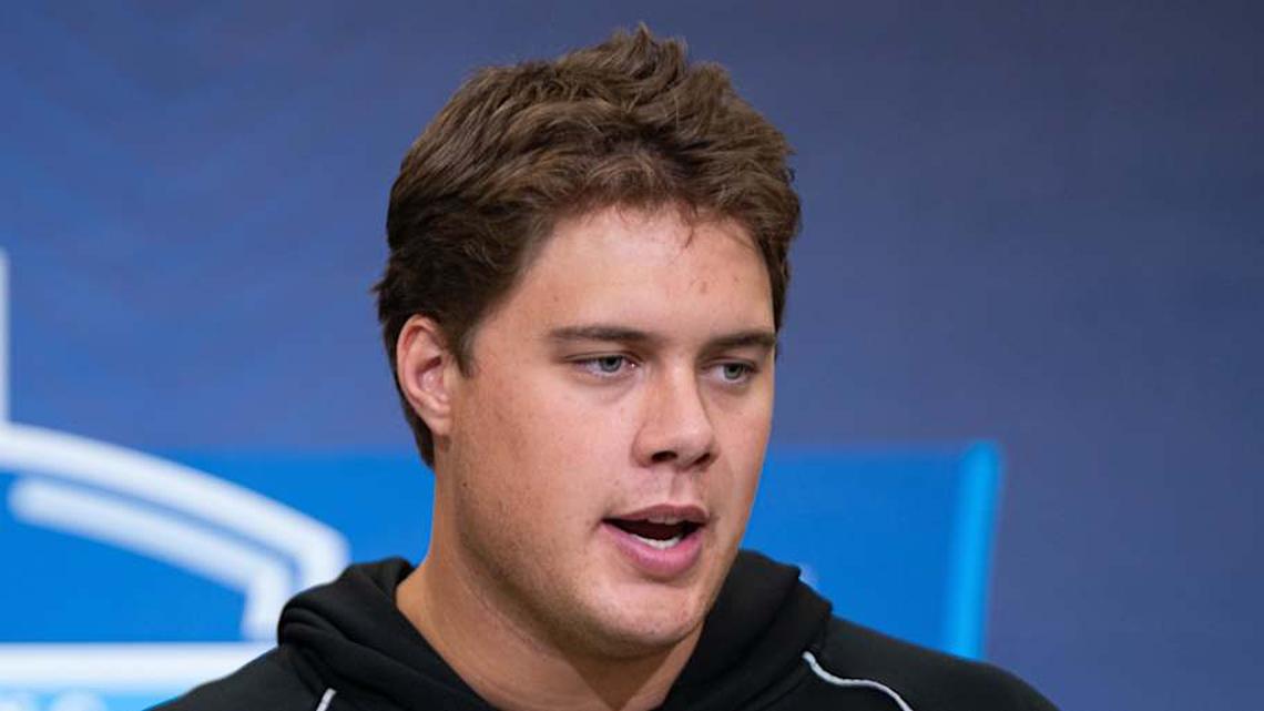  Feb 28, 2026; Indianapolis, IN, USA; Utah offensive lineman Caleb Lomu (OL33) speaks to members of the media during the NFL Combine at the Indiana Convention Center. Mandatory Credit: Jacob Musselman-Imagn Images | Jacob Musselman-Imagn Images 