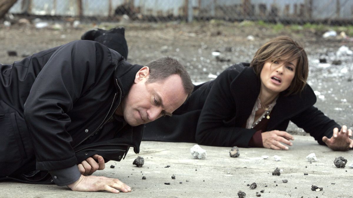 Chris Meloni and Mariska Hargitay in ‘Law and Order: SVU’ Season 9Courtesy of the Everett Collection