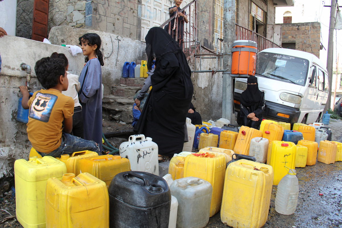 Water rationing, rubbish pile-up raise disease fears in Yemen's ...