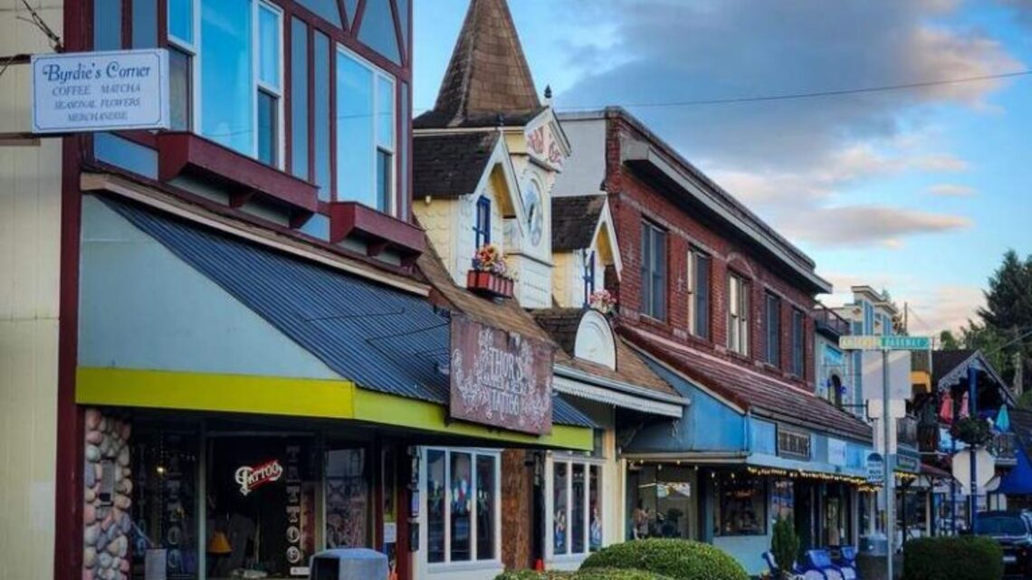 Discover Poulsbo: The Ultimate Day Trip Itinerary for Seattle Travelers-Vikings, Waterfront Views and Hidden Gems 