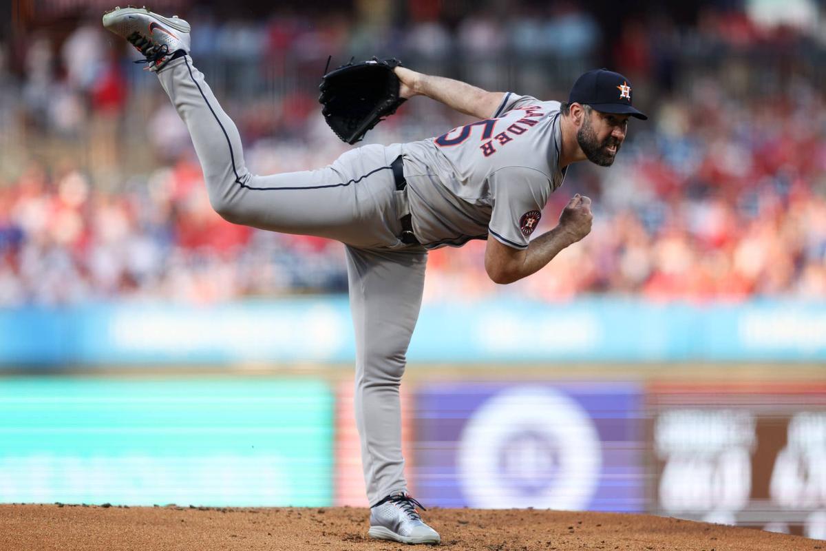  Houston Astros pitcher Justin Verlander throws a pitch against the Philadelphia Phillies. Bill Streicher-USA TODAY Sports 