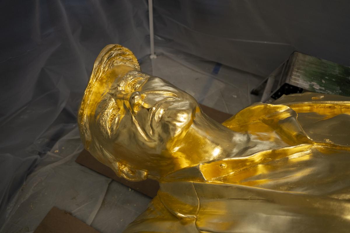  A bronze statue of President Donald Trump lies on its back in the studio of sculptor Alan Cottrill in Zanesville, Ohio, on February 5, 2026. 