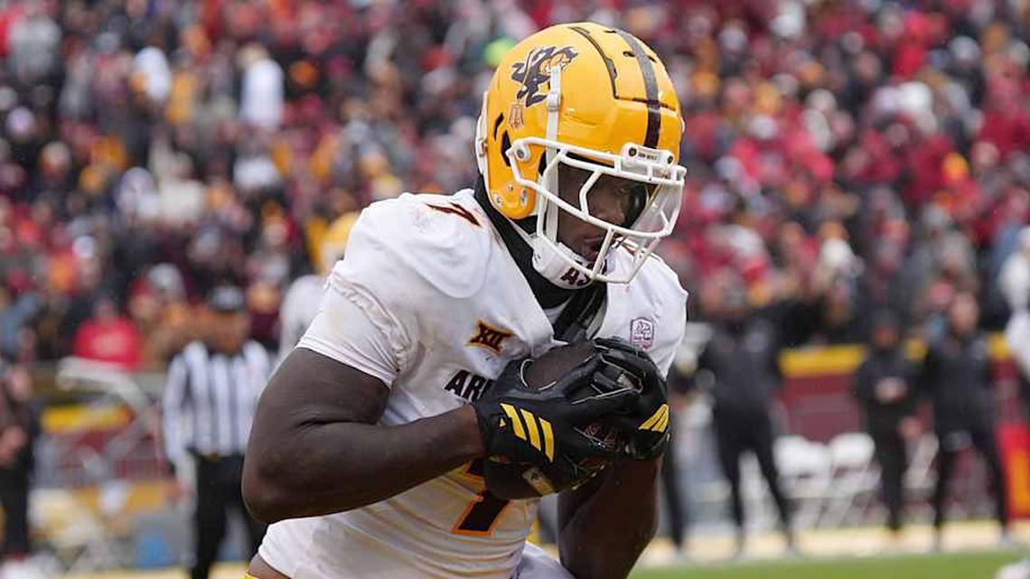  Arizona State Sun Devils tight end Chamon Metayer (7) runs with the ball for a touchdown after making a catch during the second quarter in the Big-12 showdown at jack Trice Stadium on Nov. 1, 2025, in Ames, Iowa. | Nirmalendu Majumdar/Ames Tribune / USA TODAY NETWORK via Imagn Images 