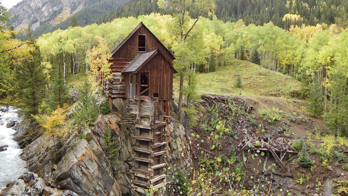 5 hiking trails in Colorado with spooky reputations
