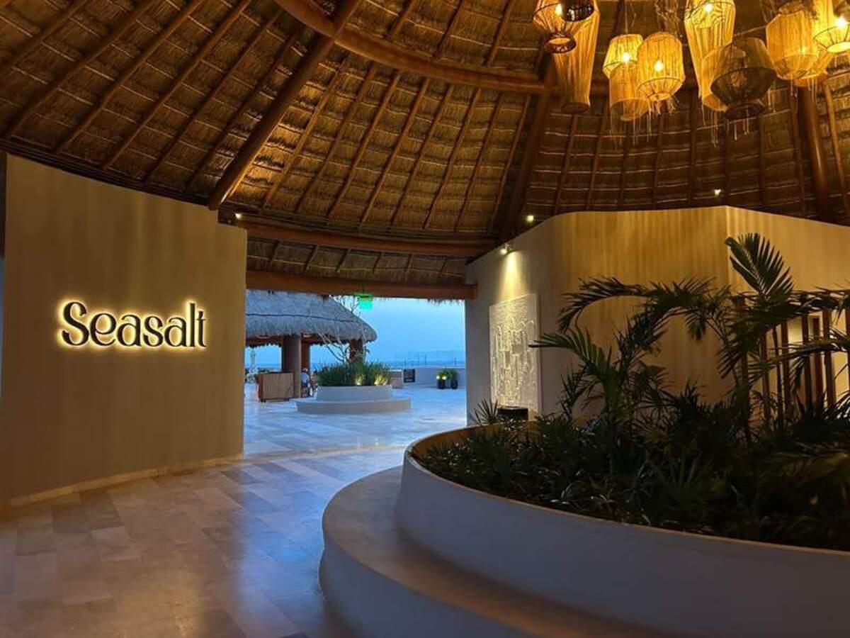  Seasalt rooftop restaurant at Almare, a Luxury Collection Resort, Isla Mujeres. Photo credit: Jennifer Merrick 