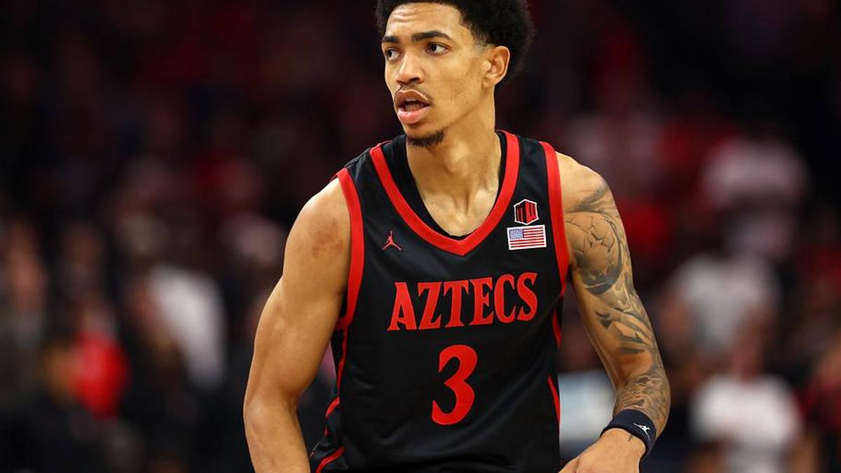  Dec 20, 2025; Phoenix, Arizona, USA; San Diego State Aztecs guard Elzie Harrington (3). | Mark J. Rebilas-Imagn Images 