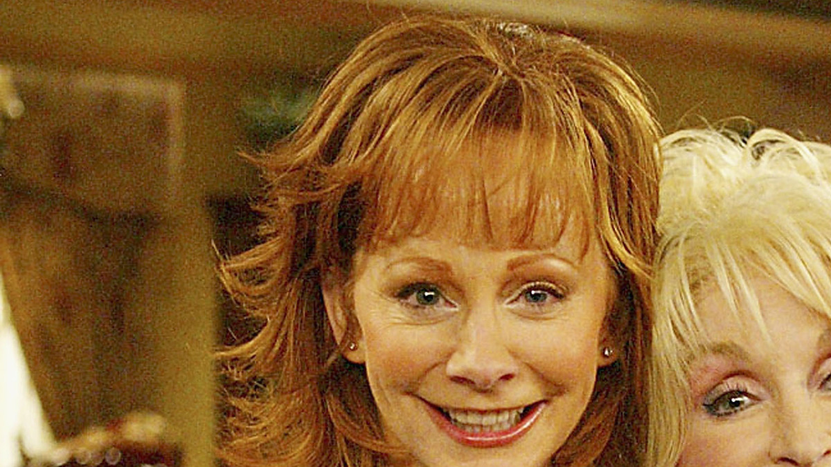 Reba McEntire Addresses Happy's Place's Dolly Parton Dedication After Death