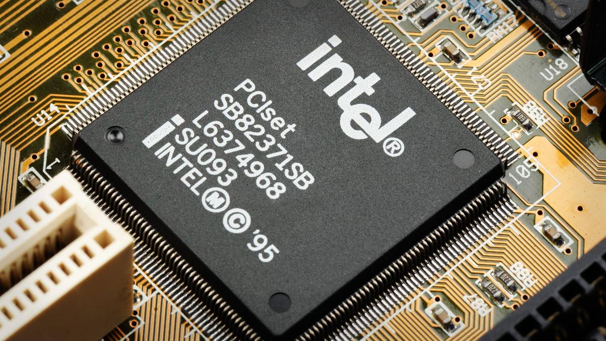  Melius Research raised Intel stock price target. Shutterstock