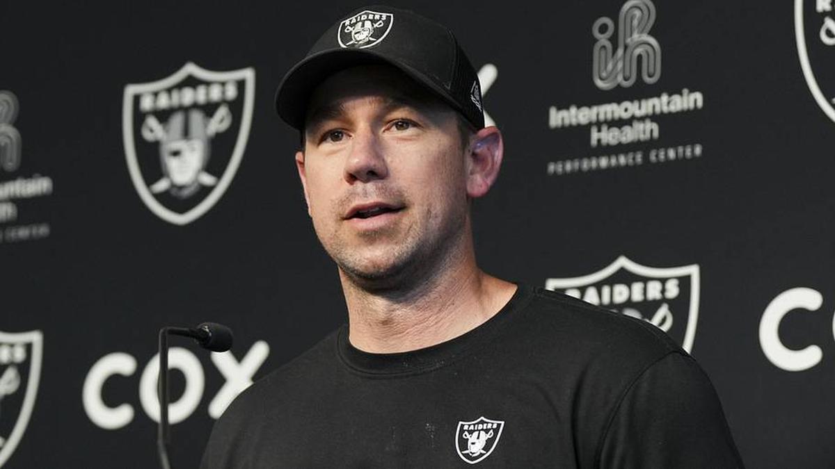  May 20, 2026; Henderson, NV, USA; Las Vegas Raiders head coach Klint Kubiak speaks during a news conference during organized team activities at Intermountain Health Performance Center. Mandatory Credit: Candice Ward-Imagn Images | Candice Ward-Imagn Images 