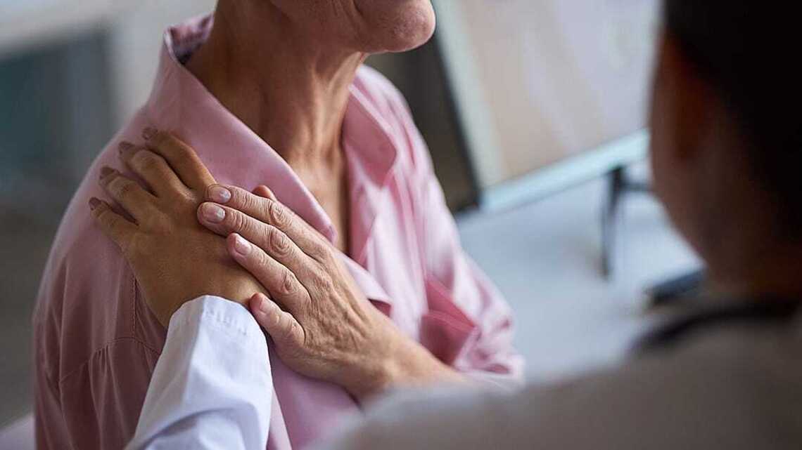 What to say (and what not to say) when a loved one has breast cancer 