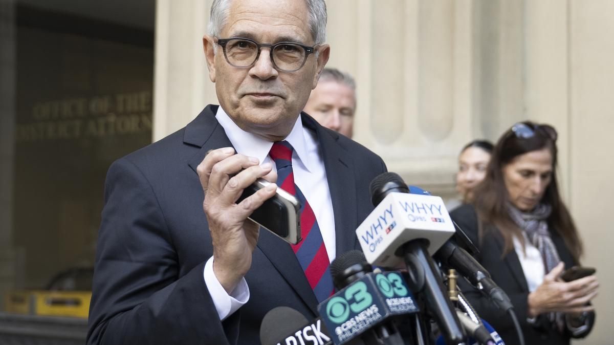 Philadelphia District Attorney Larry Krasner outside his office during a news conference on Nov. 5, 2025. (Jose F. Moreno/The Philadelphia Inquirer/TNS)