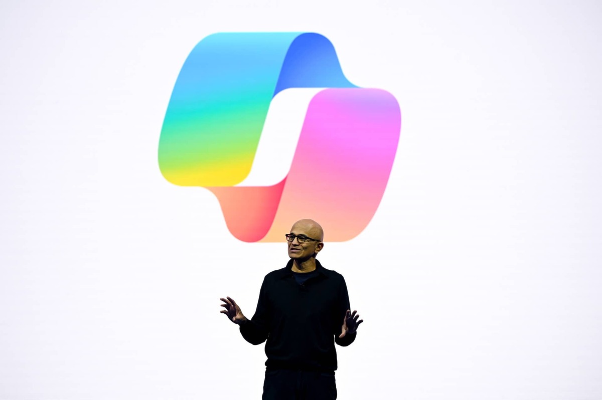  Microsoft builds its own AI to stop renting brains. 