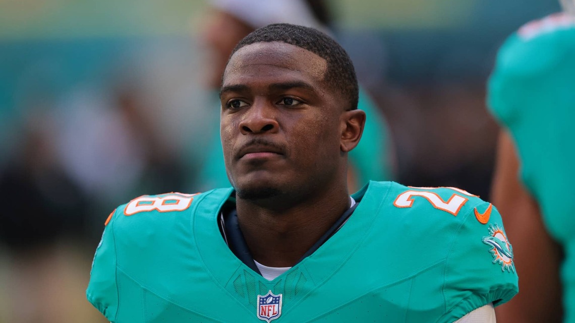 De'Von Achane Returns From Surgery to a Gutted Dolphins Offense He Must Carry 