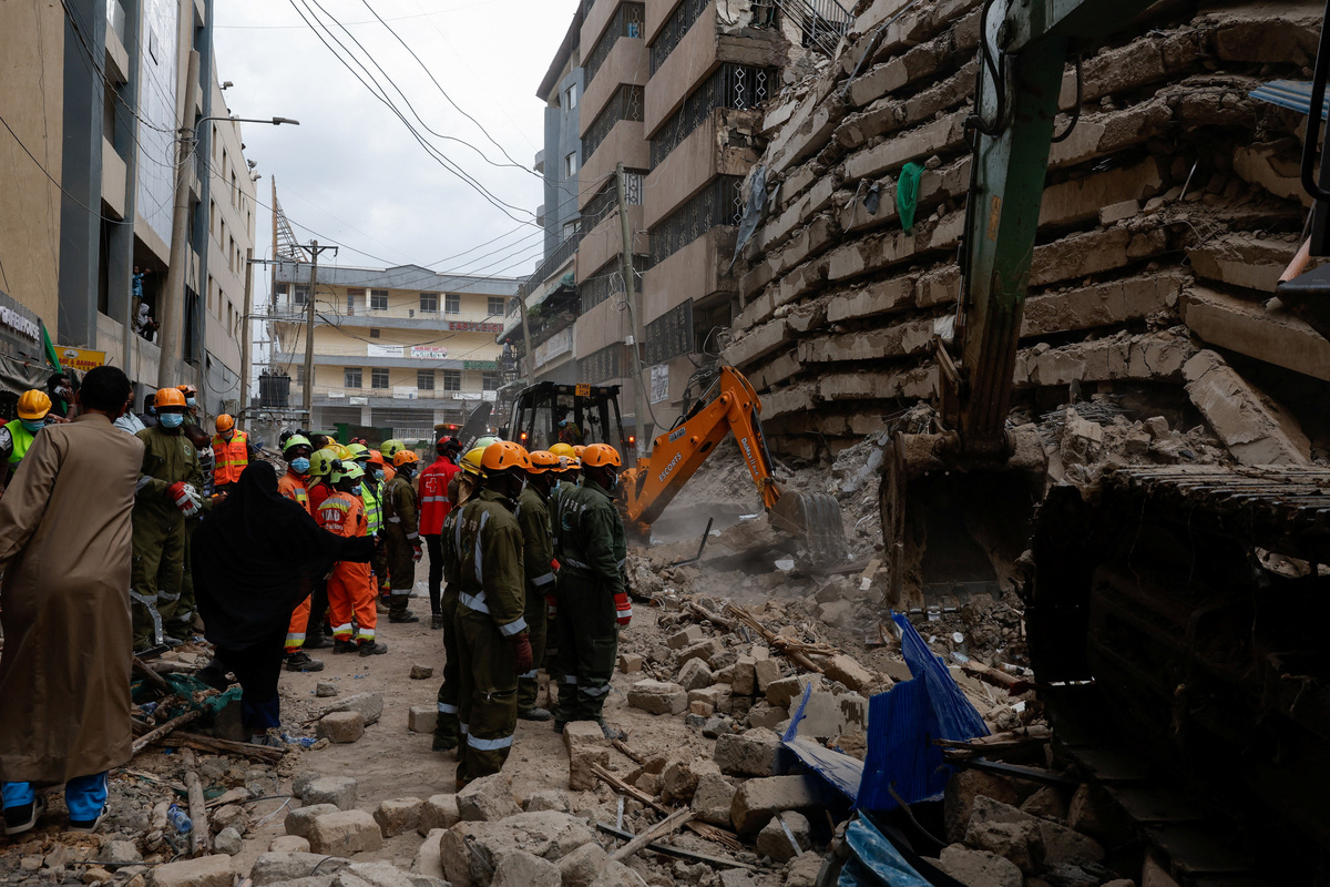 Building collapses in Kenyan capital, rescuers on the scene | Merced ...