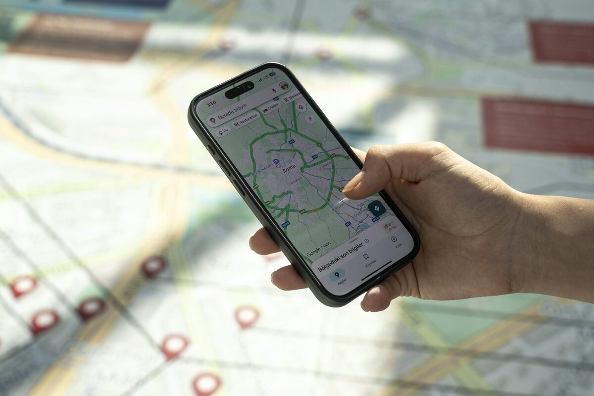  If you carry a smartphone around with you, Google and other tech companies keep track of where you are and everywhere you've been. Dilara Irem Sancar/Anadolu via Getty Images 