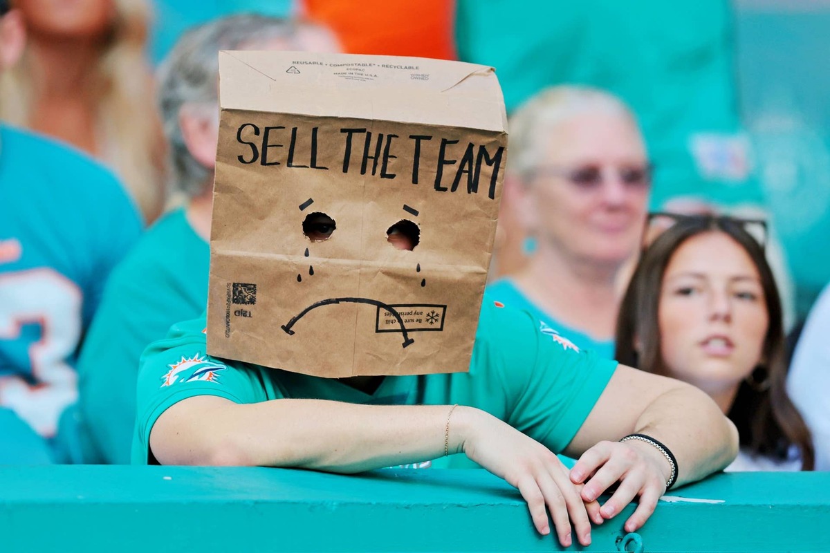  Dolphins fans should be happier than this at the end of the 2026 season. (Sam Navarro-Imagn Images)