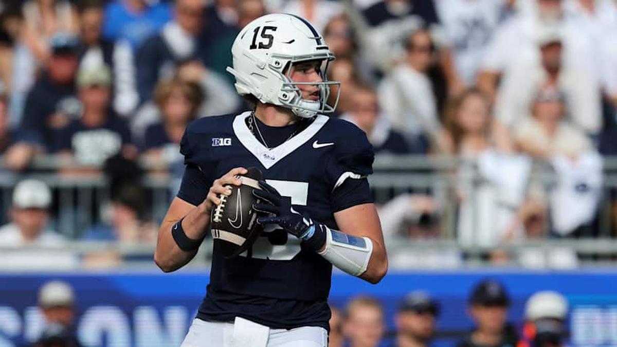  Oct 11, 2025; University Park, Pennsylvania, USA; Penn State Nittany Lions quarterback Drew Allar (15) looks to throw a pass during the first quarter against the Northwestern Wildcats at Beaver Stadium. Mandatory Credit: Matthew O'Haren-Imagn Images | Matthew O'Haren-Imagn Images 