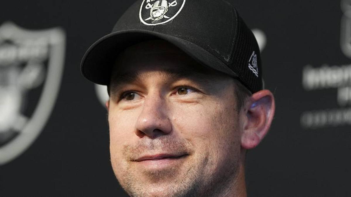  May 20, 2026; Henderson, NV, USA; Las Vegas Raiders head coach Klint Kubiak speaks during a news conference during organized team activities at Intermountain Health Performance Center. Mandatory Credit: Candice Ward-Imagn Images | Candice Ward-Imagn Images 
