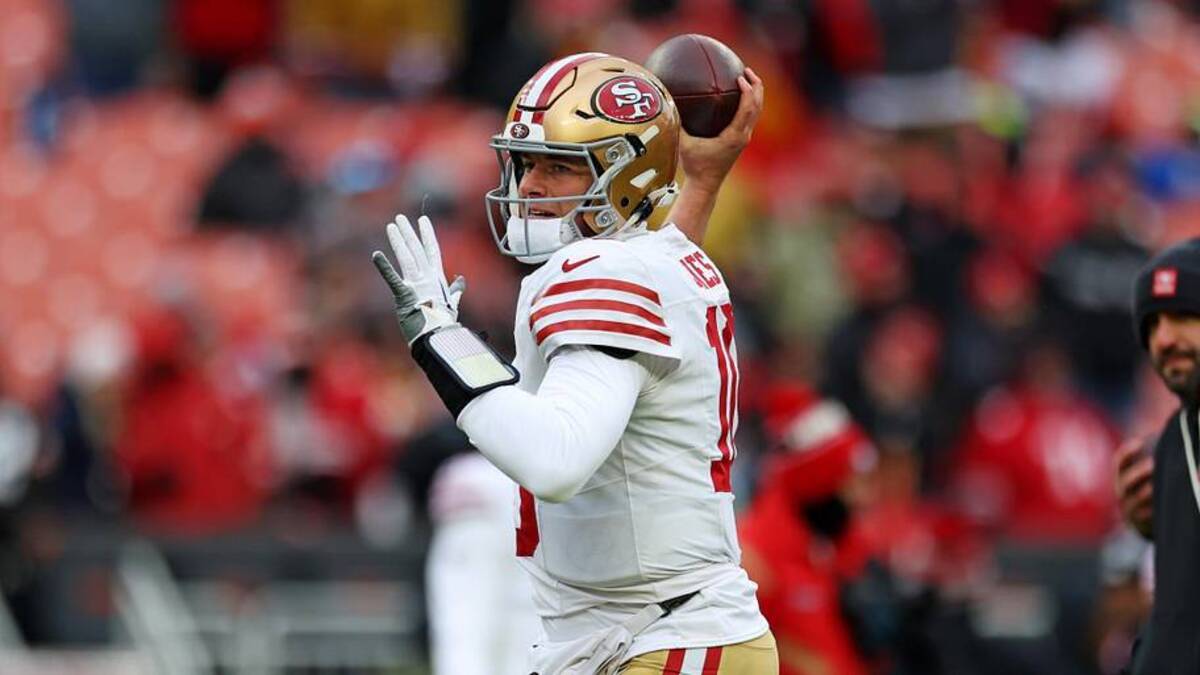  Nov 30, 2025; Cleveland, Ohio, USA; San Francisco 49ers quarterback Mac Jones (10) warms up before the game against the Cleveland Browns at Huntington Bank Field. Mandatory Credit: Scott Galvin-Imagn Images | Scott Galvin-Imagn Images 