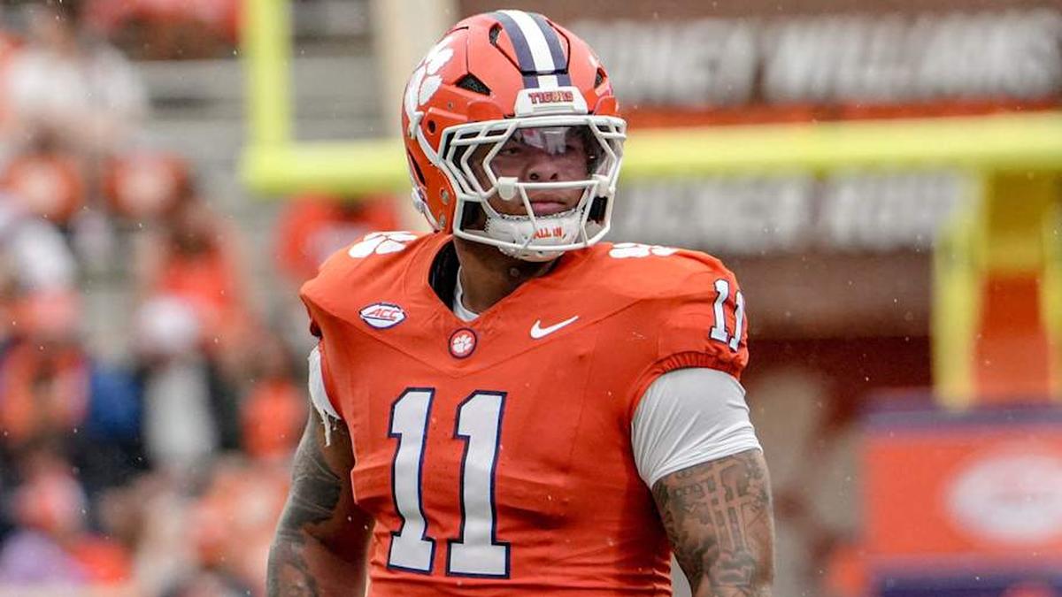  Clemson defensive lineman Peter Woods (11) during the second quarter at Memorial Stadium in Clemson, S.C. Saturday, September 6, 2025. | Ken Ruinard / USA Today Network South Carolina / USA TODAY NETWORK via Imagn Images 
